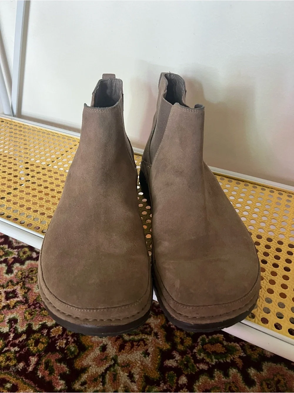 Chaco Men’s Taupe Paonia Chelsea Suede Chukka Boots